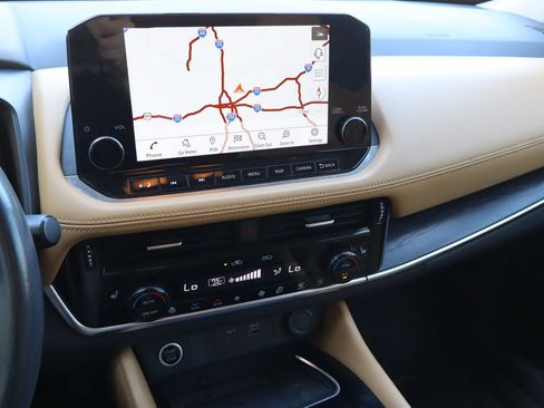 Used 2021 Nissan Rogue Platinum FWD image 7