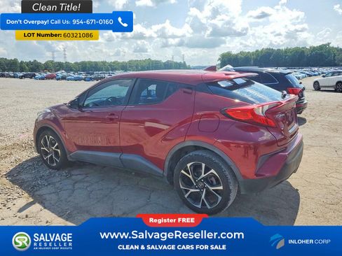 Used 2018 Toyota C-HR XLE FWD image 3