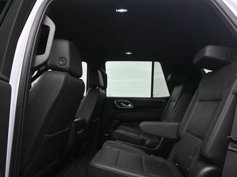 Used 2022 Chevrolet Tahoe Z71 w/ Luxury Package AWD/4WD image 11