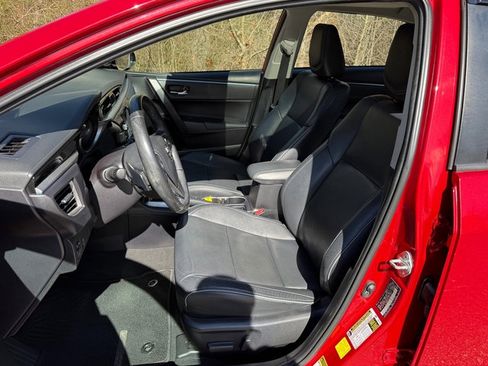 Used 2016 Toyota Corolla S Premium image 11