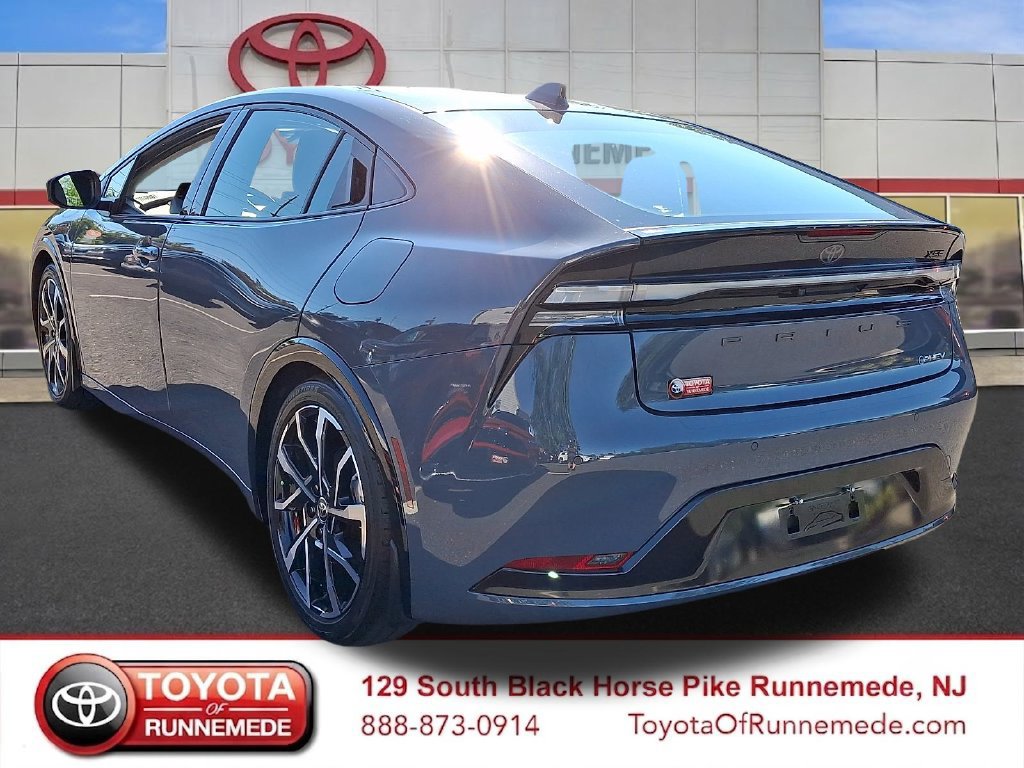 Certified 2026 Toyota Prius Plug-In Hybrid FWD image 4