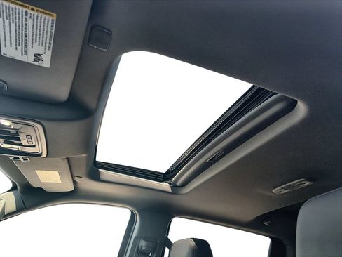 Certified 2025 Chevrolet Silverado 1500 LTZ AWD/4WD image 19