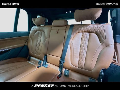 Used 2022 BMW X7 xDrive40i w/ M Sport Package AWD/4WD image 13