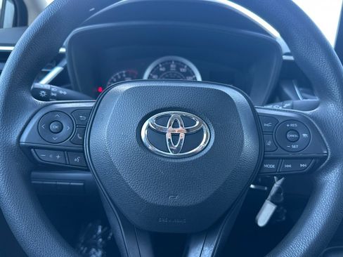 Used 2021 Toyota Corolla LE image 20