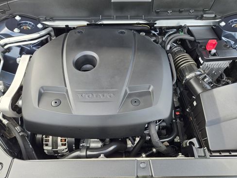 Used 2022 Volvo XC90 T6 Momentum w/ Advanced Package image 32