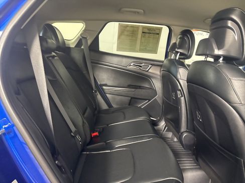 Used 2023 Kia Sportage EX image 24