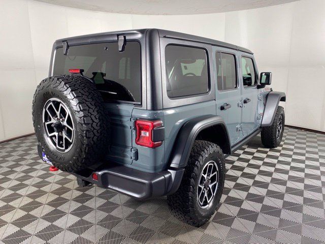 Used 2025 Jeep Wrangler Unlimited Rubicon w/ Convenience Group AWD/4WD image 7