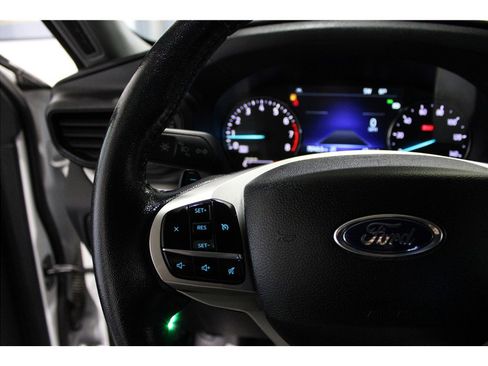 Used 2020 Ford Explorer XLT image 28