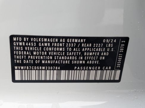 Used 2024 Volkswagen Golf R image 36