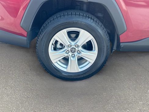 Used 2020 Toyota RAV4 XLE FWD image 28