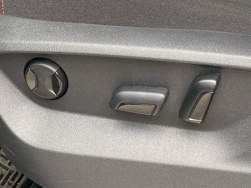 Certified 2025 Volkswagen Atlas Peak Edition SE AWD/4WD image 12