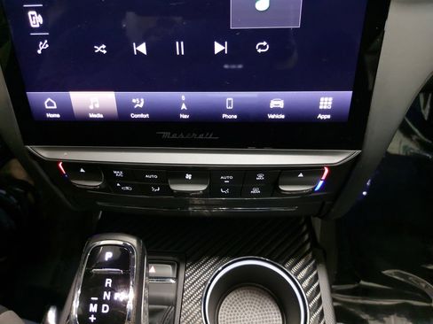 Used 2022 Maserati Quattroporte Modena image 22