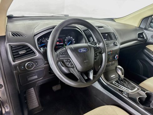 Used 2017 Ford Edge SE FWD image 8