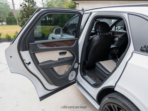 Used 2022 Bentley Bentayga Speed image 69