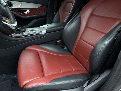 Used 2022 Mercedes-Benz GLC 300 image 22