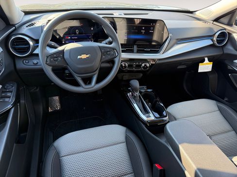 New 2026 Chevrolet Trax LT w/ Sunroof Package image 15