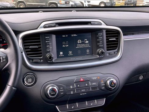 Used 2017 Kia Sorento EX w/ EX Premium Package image 8