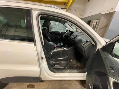 Used 2009 Volkswagen Tiguan SE image 29