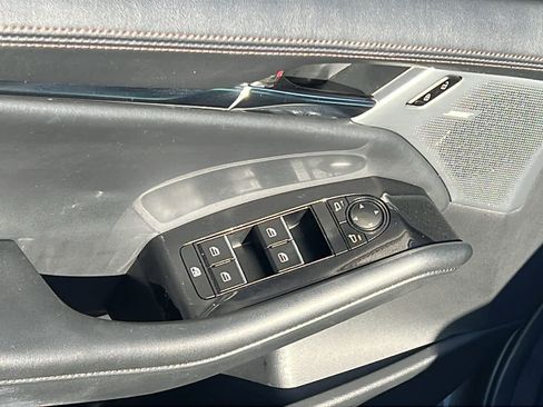 Used 2023 MAZDA MAZDA3 s image 22