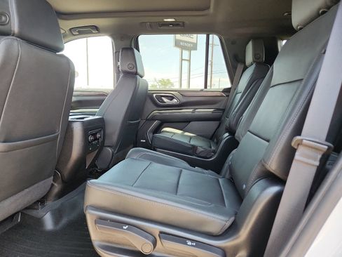 Used 2023 Chevrolet Tahoe Z71 w/ Luxury Package AWD/4WD image 12