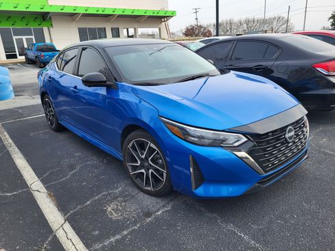 Used 2024 Nissan Sentra SR w/ SR Premium Package image 3