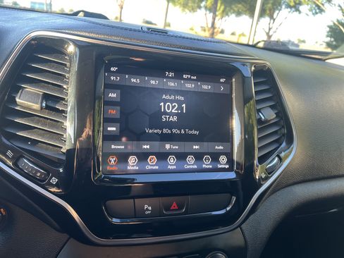 Used 2020 Jeep Cherokee Limited AWD/4WD image 20
