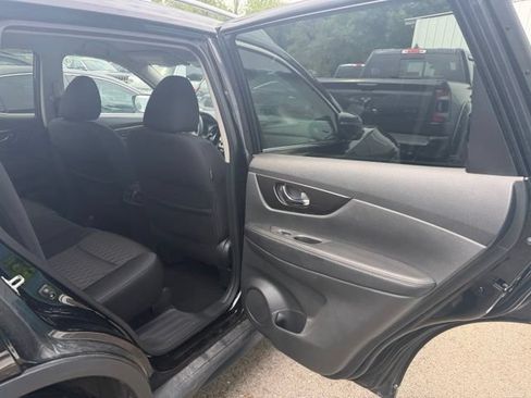 Used 2019 Nissan Rogue SV AWD/4WD image 10
