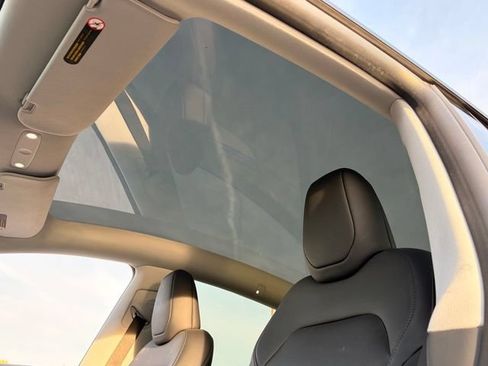 Used 2026 Tesla Model Y 2WD image 8