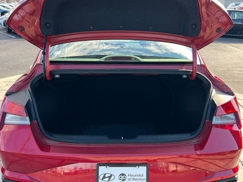 Certified 2023 Hyundai Elantra SEL w/ Convenience Package image 10