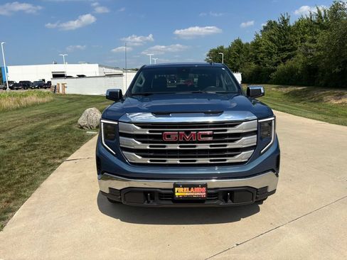 Used 2024 GMC Sierra 1500 SLE AWD/4WD image 12