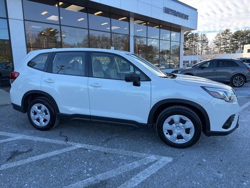 Used 2023 Subaru Forester Base image 10