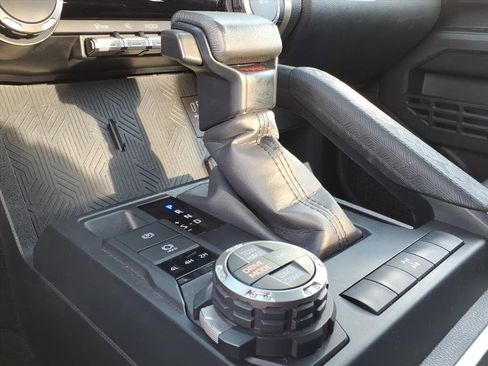 Used 2024 Toyota Tacoma TRD Off-Road image 17