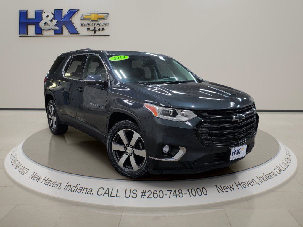 Used 2019 Chevrolet Traverse LT w/ LPO, Black Accent Package AWD/4WD image 1