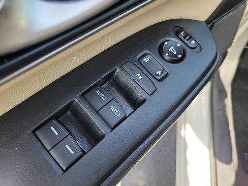 Used 2020 Honda CR-V Touring image 18