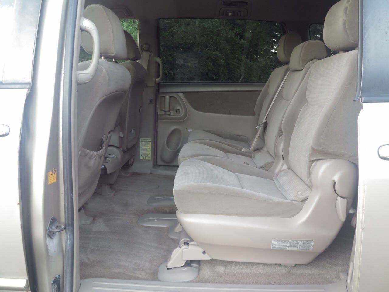 Used 2005 Toyota Sienna LE w/ LE Pkg 6 FWD image 12