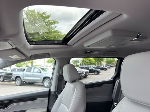 Certified 2023 Honda Odyssey Touring image 16