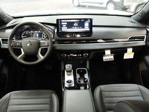 New 2026 Mitsubishi Outlander LE FWD image 20
