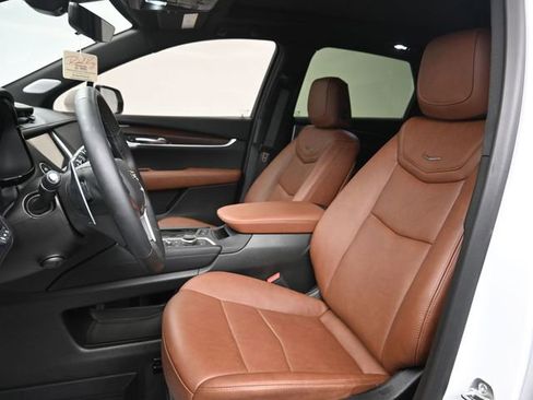 Used 2025 Cadillac XT5 Sportv w/ Technology Package image 10