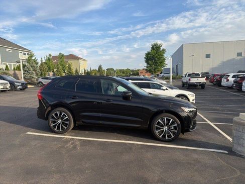 Used 2024 Volvo XC60 B5 Plus w/ Protection Package Premier AWD/4WD image 4