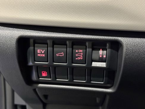 Used 2025 Subaru Forester Limited image 29