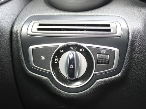 Used 2017 Mercedes-Benz C 300 4MATIC Sedan image 26