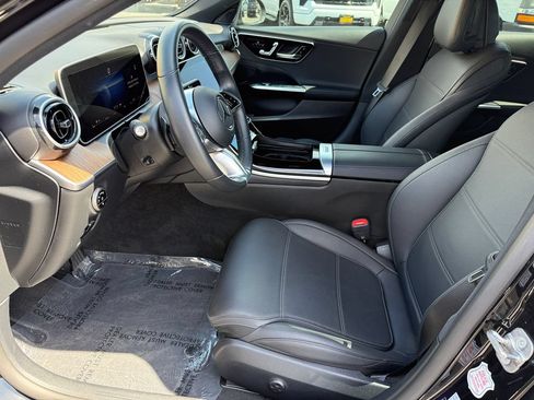 Used 2025 Mercedes-Benz C 300 4MATIC Sedan image 23