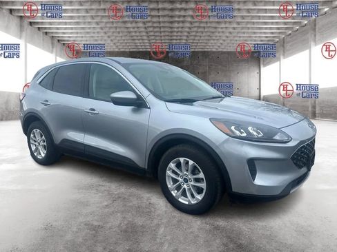 Used 2021 Ford Escape SE image 3