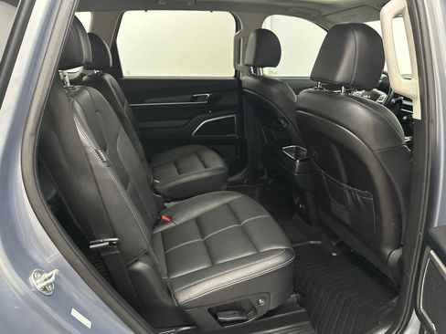 Used 2024 Kia Telluride EX w/ EX Captain's Chair Package FWD image 29