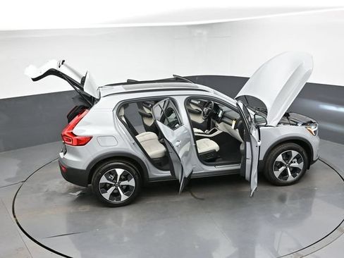New 2026 Volvo XC40 B5 Plus w/ Protection Package Premier AWD/4WD image 48