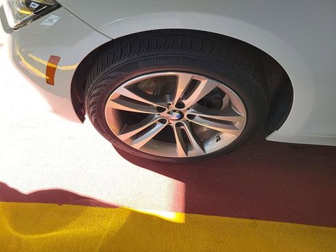 Used 2017 BMW 330i xDrive Sedan image 10