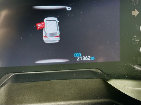 Used 2023 Toyota RAV4 LE image 13