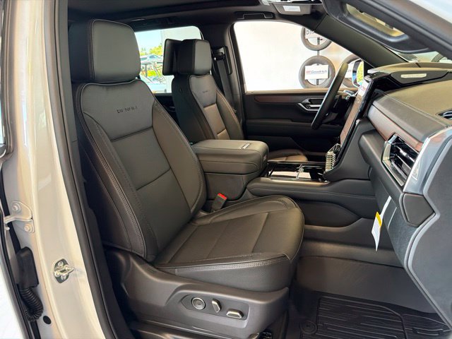 New 2026 GMC Yukon Denali w/ Denali Reserve Package AWD/4WD image 25