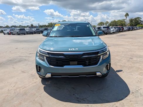 Certified 2025 Kia Seltos SX w/ SX Sunroof Package AWD/4WD image 3
