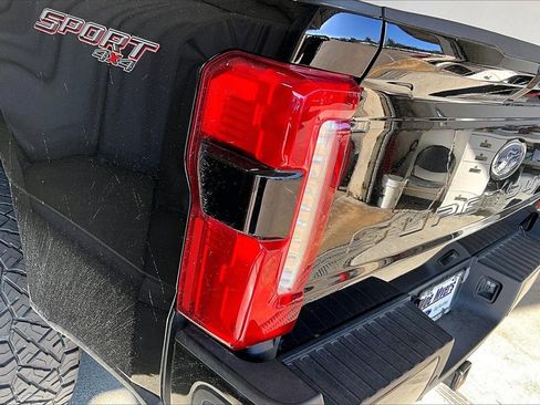 Used 2024 Ford F250 Lariat w/ Sport Appearance Package image 13